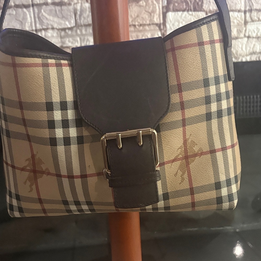 Burberry Beige Plaid Hobo with Dark Brown Leather Flap and Buckle used - Picture 3 of 12